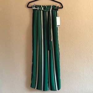 NWT! Wide leg, high rise paper bag pants.